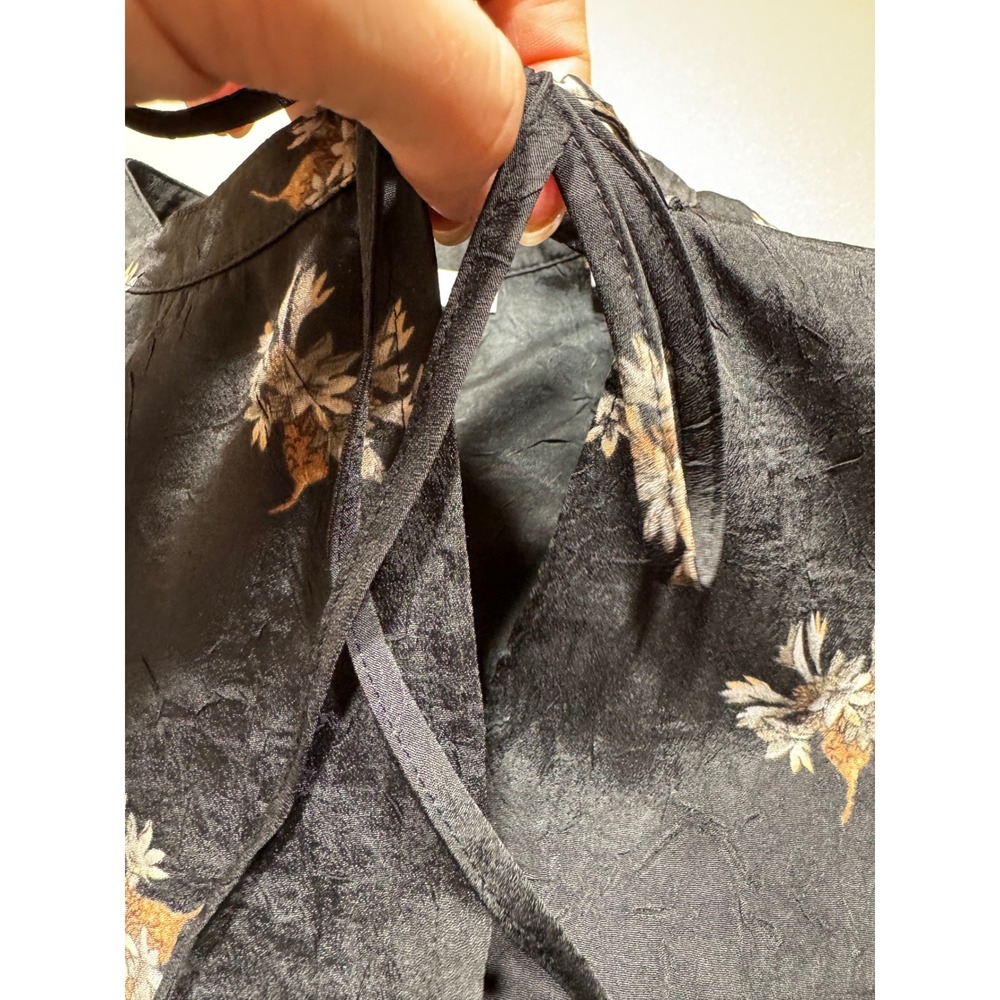 Vince Textured Floral Tie Neck Blouse Black Long Sleeve Crinkle Top Medium - Picture 5 of 11
